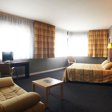 Hotel De Loire Et Restaurant Les Bateliers Trelaze ภายนอก รูปภาพ